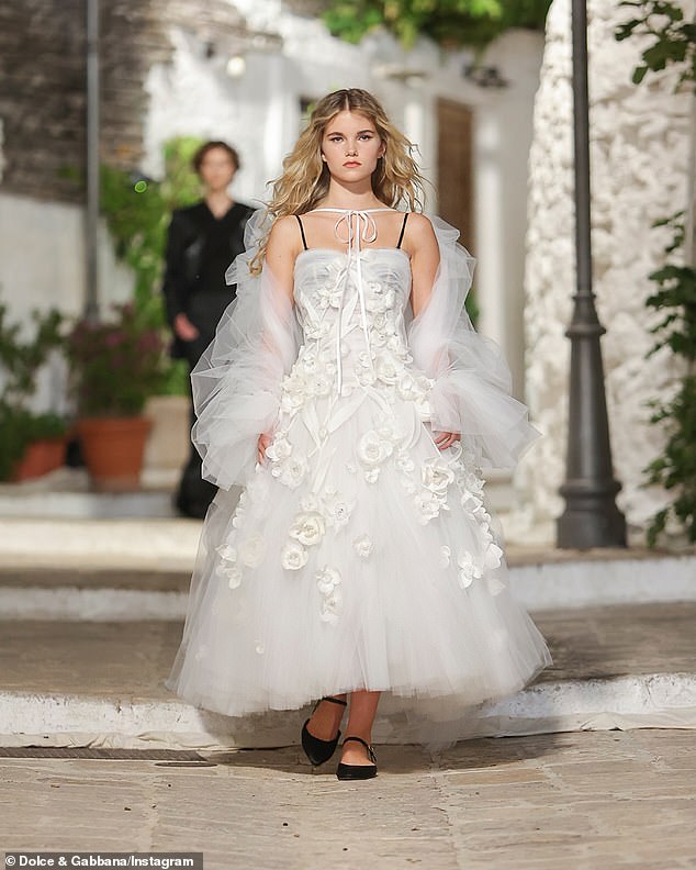 Непо-ребенок: Лука начала свою карьеру с участия в показе показа Dolce & Gabbana «Alta Moda», который состоялся в итальянском городе Альберобелло еще 9 июля.