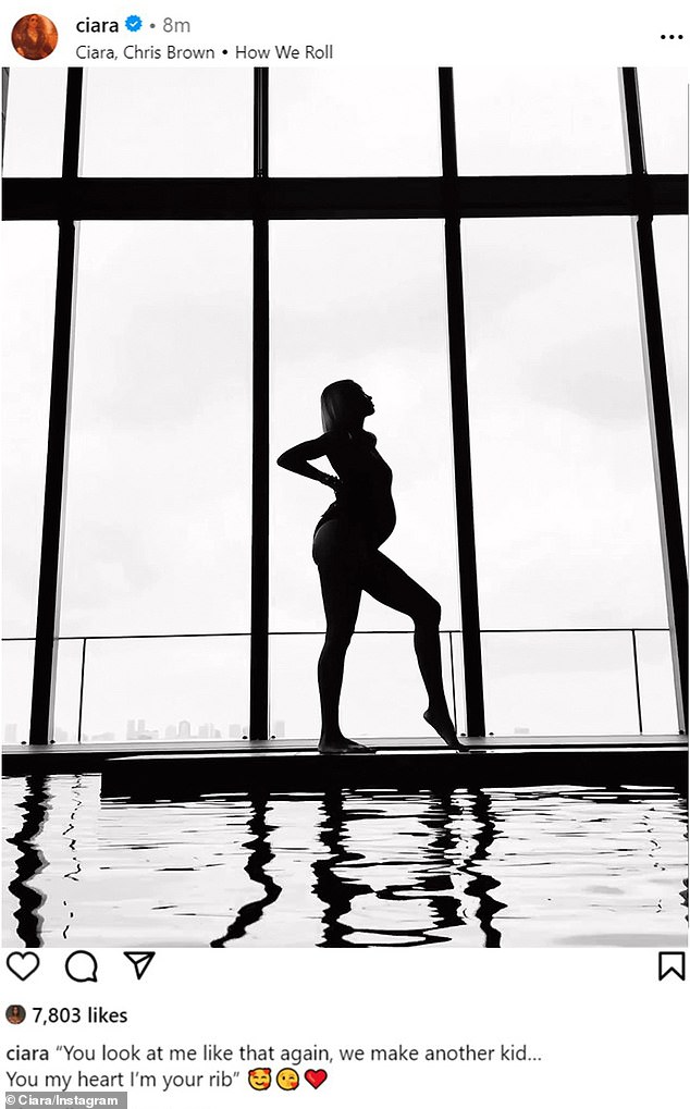 Ранее в этом году, в августе, певица 1, 2 Step зашла в Instagram, чтобы поделиться черно-белым клипом, в котором объявила, что беременна четвертым ребенком – и третьим от Рассела.