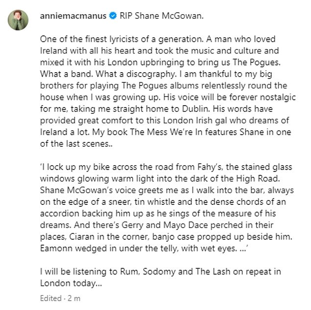Радио-диджей Энни Мак также поделилась постом после ее смерти, написав: «Покойся с миром, Шейн Макгоуэн.  Один из лучших лириков поколения