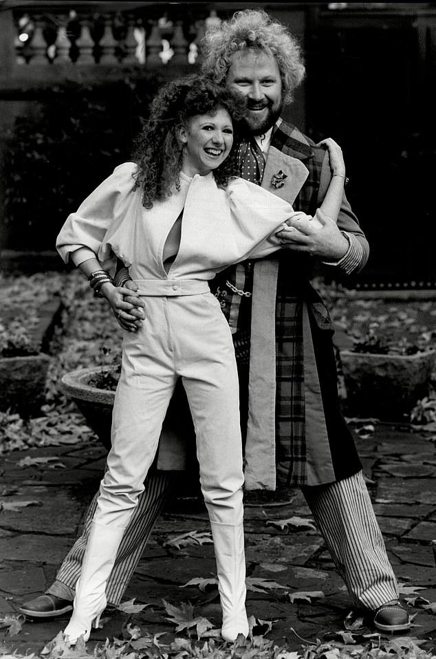 Бонни дебютировала в сериале «Кто» еще в 1986 году в роли Мелани вместе с Шестым Доктором Колином Бейкером.