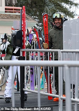 Уманский тоже выглядел в хорошем настроении после того, как провел время на вечеринке с Аниттой.