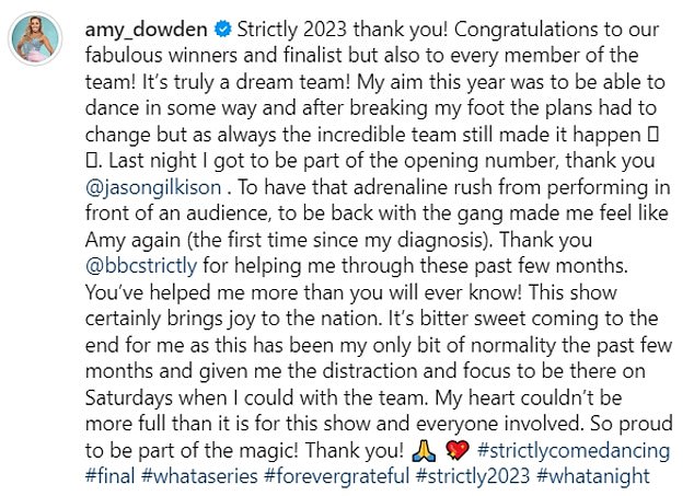 Рядом с фотографиями Эми написала в Instagram: «Строго 2023, спасибо!»  Поздравляем наших замечательных победителей и финалистов, а также каждого члена команды!  Это действительно команда мечты!»
