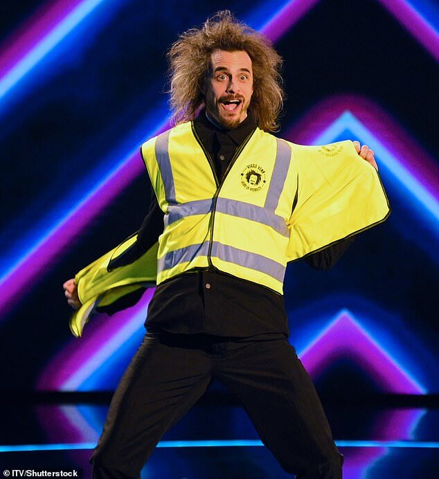 Зрителей Royal Variety Performance разделило впечатление от Вигго Венна, когда он вышел на сцену, чтобы развлечь принца и принцессу Уэльских в лондонском Королевском Альберт-Холле в воскресенье.