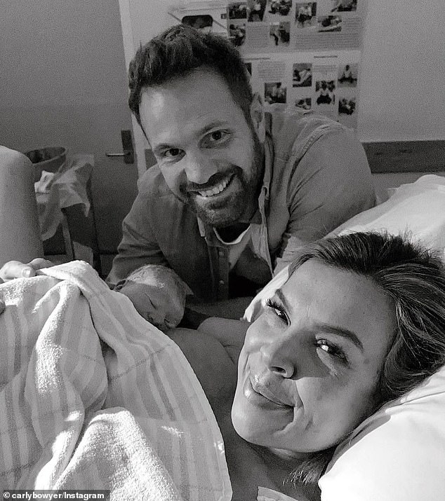 В 2020 году у Карли и Нила родился сын Бэйли. "Бисквит" Бойер Голдсмит присоединился к нам на 3 недели раньше, 12 февраля 2020 года», — написала тогда Карли в Instagram.