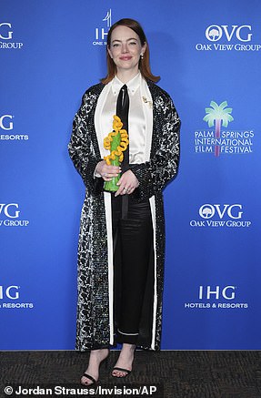 Эмма Стоун получила одну из самых желанных наград — Desert Palm Achievement Award — за работу в фильме «Бедные дела».