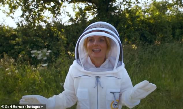 Джери Хорнер поделилась видео, в котором она попробовала себя в пчеловодстве