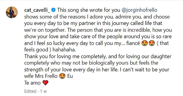 Пока Кэтрин с волнением готовится выйти замуж за футболиста, звезда недавно в начале этого месяца в Instagram опубликовала душевный пост для своего жениха, а ее дочь Ада посвятила футболисту песню.