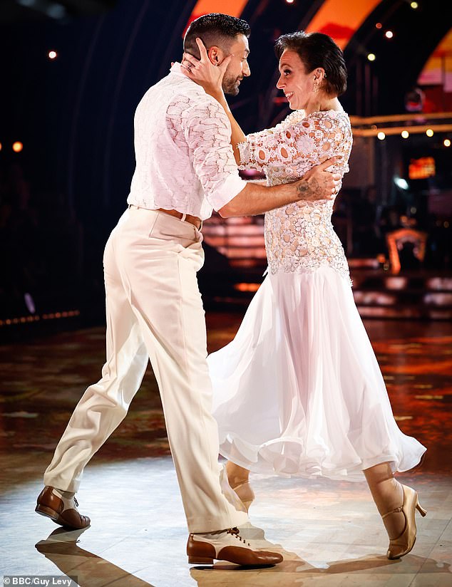 Звезда покинула Strictly на пятой неделе октября и не смогла вернуться на финал, где выбывшие знаменитости приняли участие в групповом танце, сославшись на «личные проблемы».
