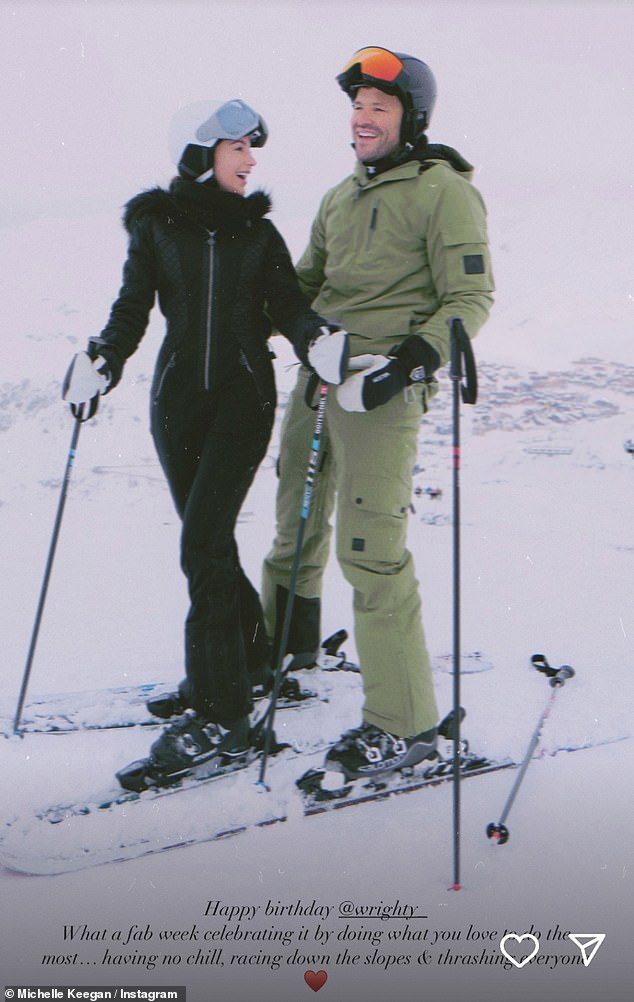 Телеведущий Марк и его 36-летняя жена-актриса Мишель отправили своих друзей и семью во французские Альпы на зимний отдых, а Мишель поздравила его с днем ​​рождения в Instagram.