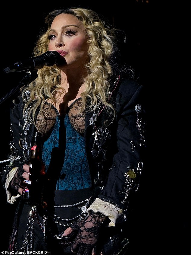 Мы надеемся, что на этот раз дела пойдут лучше, поскольку травмы колена и бедра Мадонны вынудили ее отменить 14 концертов ее предыдущего 75-дневного тура The Madame X Tour еще в 2019-2020 годах.