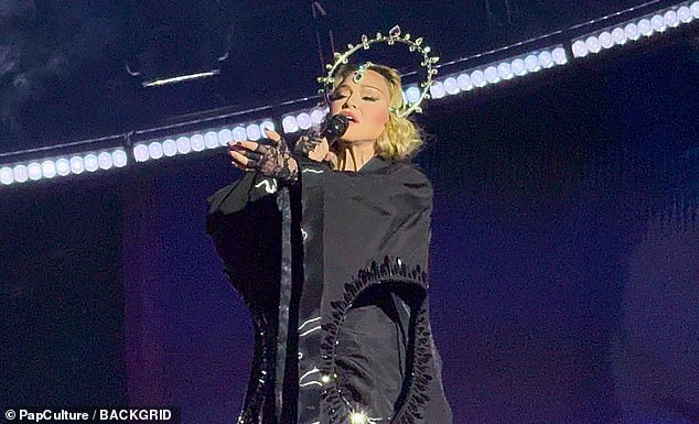Мадонна планирует в конечном итоге приступить к созданию собственного биографического фильма Universal Pictures под названием «Маленький воробей» с трехкратной обладательницей премии «Эмми» Джулией Гарнер.