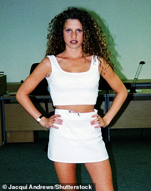 Кэти Прайс в начале своей модельной карьеры в 1995 году.