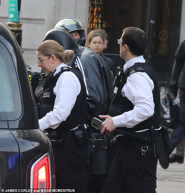 Офицеры присутствовали сегодня на прослушивании в London Palladium, где проходят прослушивания на шоу Britain's Got Talent, после того, как «злоумышленник» предположительно попытался проникнуть за кулисы.