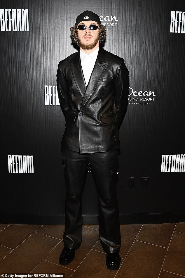 Американский рэпер Джек Харлоу (на фото) занял девятое место со своим хитом Loving On Me.