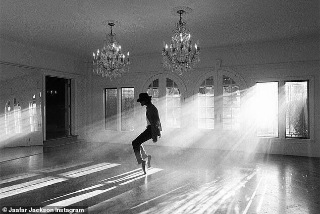 Биографический фильм о Майкле Джексоне: племянник короля поп-музыки Джаафар Джексон на первой официальной фотографии со съемочной площадки вылитый образ танцующей суперзвезды