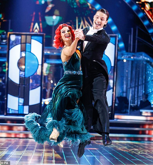 Бывшие партнеры по танцам заняли второе место в финале Strictly Come Dancing в прошлом месяце, проиграв в блеске Элли Лич и Вито Копполе.