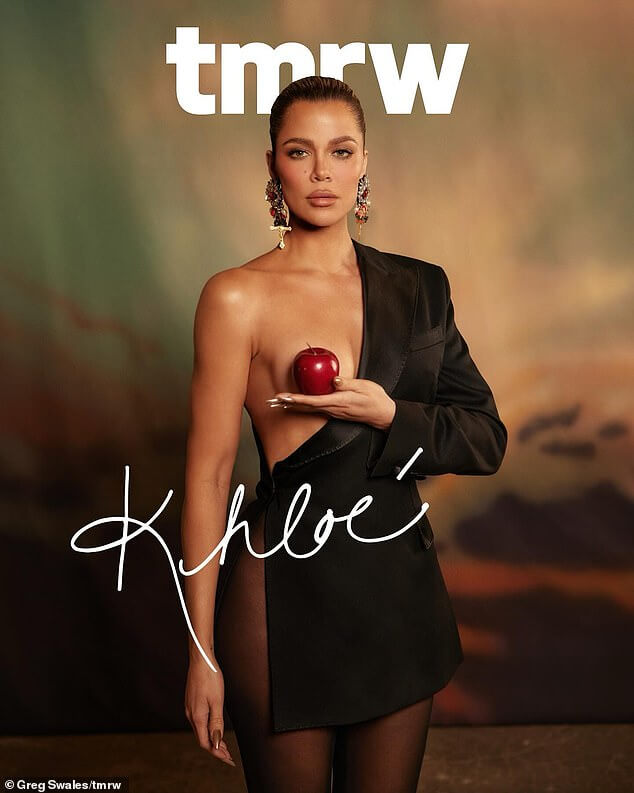 Хлоя Кардашьян сохранила свою скромность с аккуратно уложенным яблоком, прикрывающим обнаженную грудь, на обложке мультиплатформенного журнала о музыке и культуре tmrw.