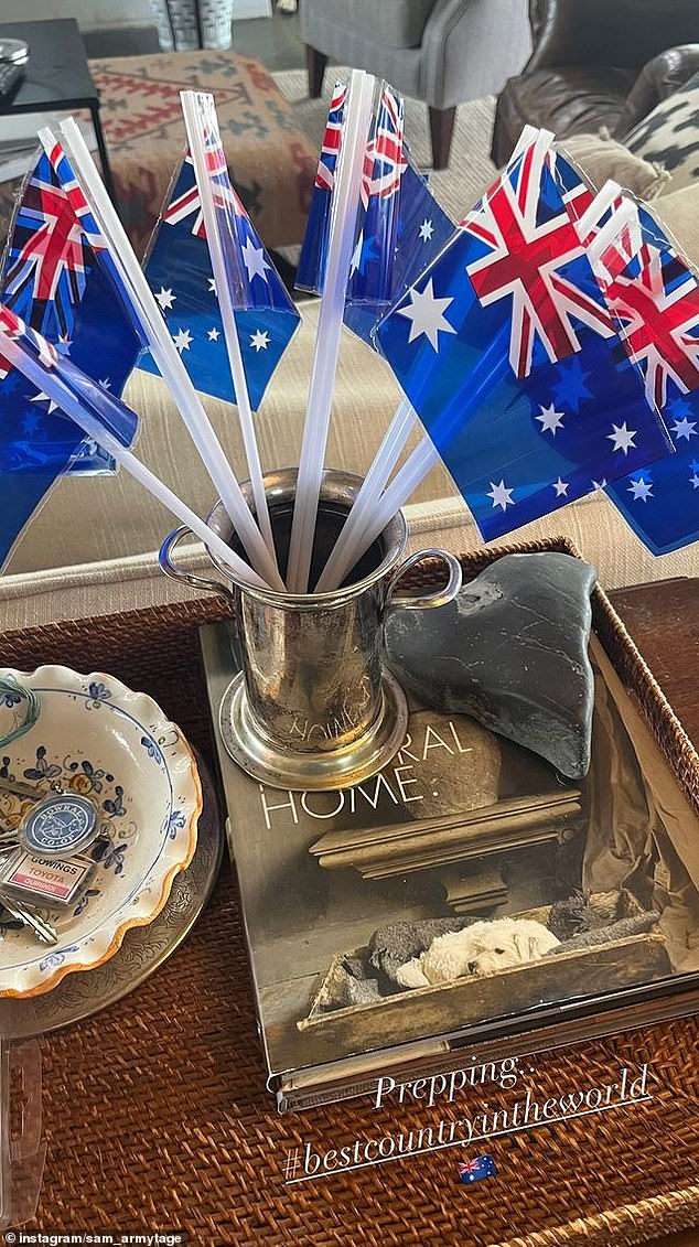 47-летняя звезда «Седьмого канала» объявила в среду, что украшает свой дом австралийскими флагами.