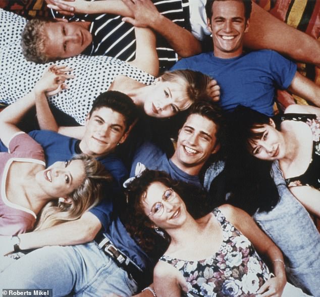 Драматический сериал длился 10 сезонов с 1990 по 2000 год.