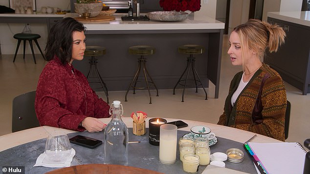 Лиз также участвовала в реалити-шоу «Кардашьян» на Hulu, помогая Кортни вместе с ней просматривать различные ароматы свечей после ее сотрудничества с Гвинет Пэлтроу.