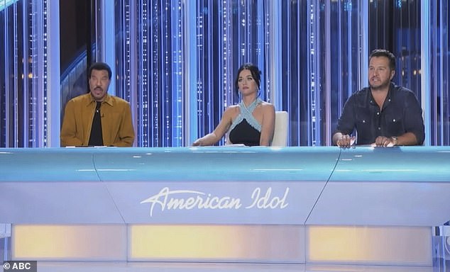 Кэти присоединилась к American Idol для его перезагрузки в 2018 году, когда конкурс певцов переехал из своего первоначального дома на канале Fox на канал ABC - на фото с Лайонелом и Люком в 2023 году.