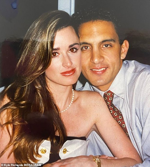 Кайл и Маурисио, которых можно увидеть здесь в 1998 году, еще не подали на развод с тех пор, как расстались семь месяцев назад.