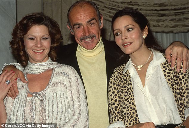 Актрису запомнили по роли мисс Манипенни в фильме «Никогда не говори никогда» с Шоном Коннери в 1983 году (на фото с Шоном Коннери и Барбарой Каррерой).