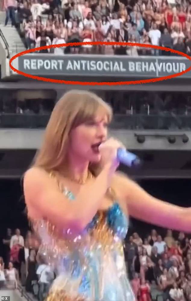 В сообщениях, опубликованных X, Swifties, большинство из которых из Соединенных Штатов, осудили плакат с надписью «Сообщите об антиобщественном поведении», размещенный на стадионе Accor, где американская поп-суперзвезда дает в общей сложности четыре концерта.