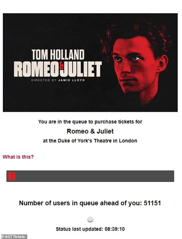 Билеты были проданы в 8 утра во вторник, и к 8:30 более 50 000 человек зарегистрировались, чтобы попытаться увидеть Тома на сцене.