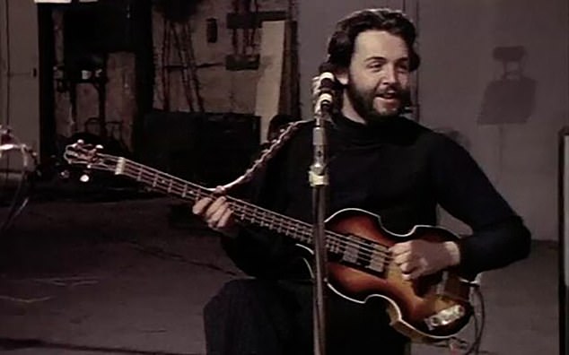 Маккартни купил гитару в Германии, когда The Beatles жили в Гамбурге, и в последний раз ее видели во время сессий группы Let It Be в январе 1969 года (на фото).