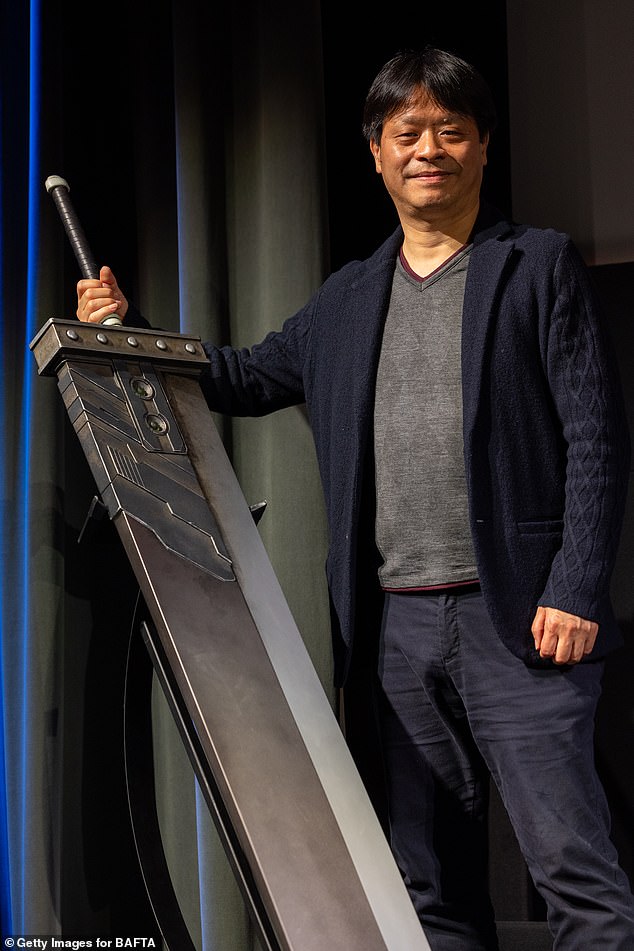 Ёсинори Китасэ, давний игровой директор игр Final Fantasy в компании Square Enix, позирует на мероприятии The Evolution of Final Fantasy from VII to Rebirth в Лондоне 30 января.