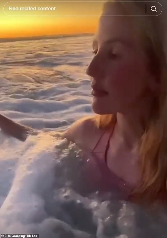 Ранее на этой неделе она наслаждалась освежающим купанием на рассвете в видео, опубликованном в ее TikTok, когда она документировала свое путешествие.