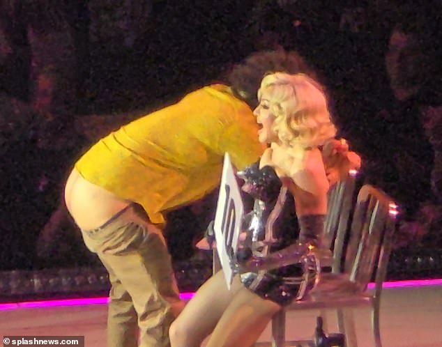 Эрик даже был вдохновлен принять участие: в какой-то момент он наклонился и стянул с себя брюки, чтобы позволить одному исполнителю отшлепать его по попе, в результате чего Мадонна упала со смеху.