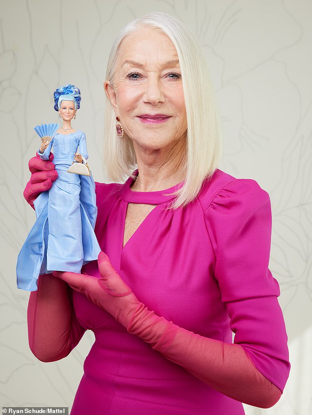 Барби также почтила Хелен Миррен единственной в своем роде куклой, сделанной по их подобию, в честь Международного женского дня.