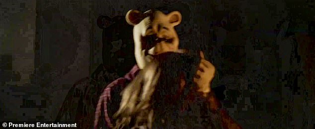 В сериале «Кровь и мед» 2023 года Винни-Пух и Пятачок впадают в кровавую ярость после того, как их бросил их друг, направляющийся в колледж Кристофер Робин.