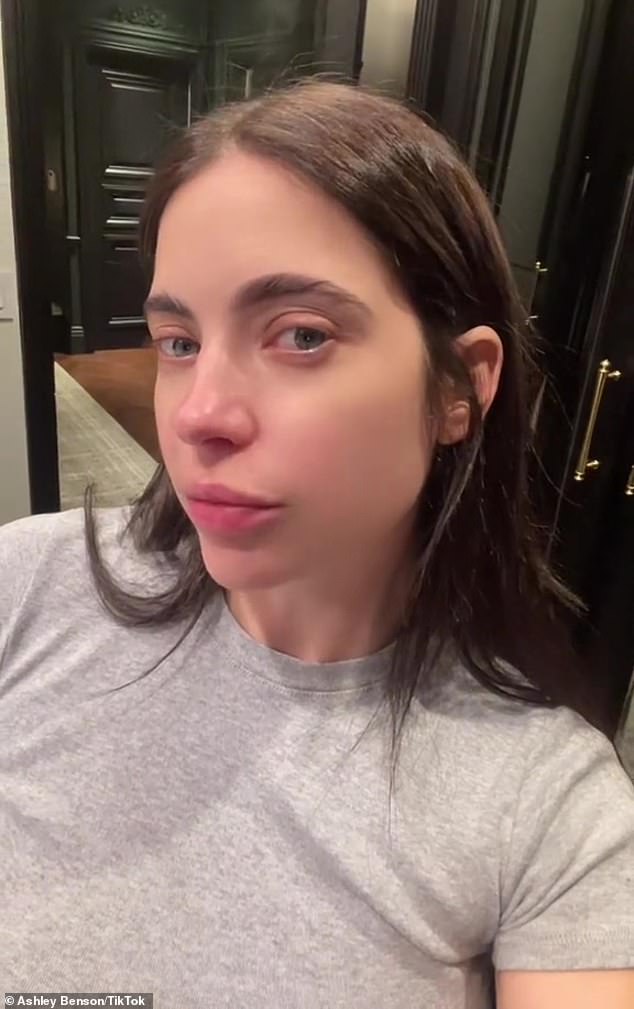 «Хотя это их первый опыт, Эшли подошла к материнству как настоящий профессионал, а Брэндон уже становится невероятным отцом», — добавил источник.