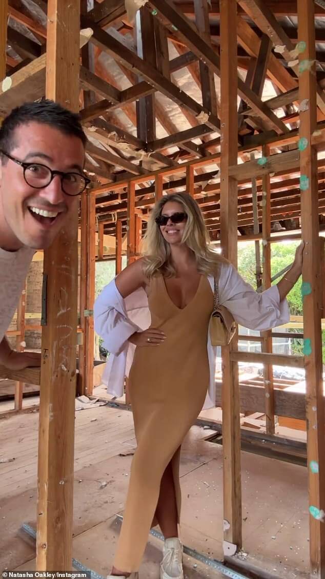 Магнат купальников Наташа Окли и ее муж Тео Чемберс делятся новостями о ходе строительства дома мечты в Сиднее за 17 миллионов долларов.