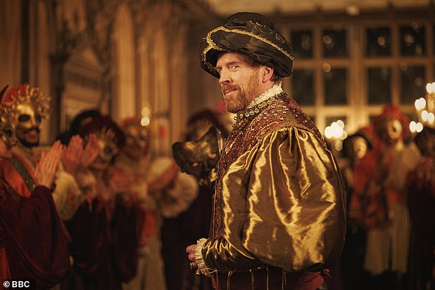 Дэмиан Льюис вновь сыграет роль Генриха VIII в предстоящей драме BBC «Волчий зал: Зеркало и свет».