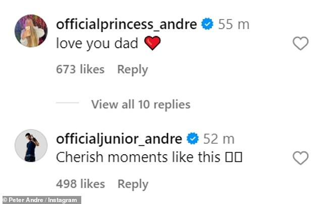Оба подростка ответили Питеру в комментариях, Принцесса написала: «Люблю тебя, папа», а Джуниор добавил: «Цени такие моменты».