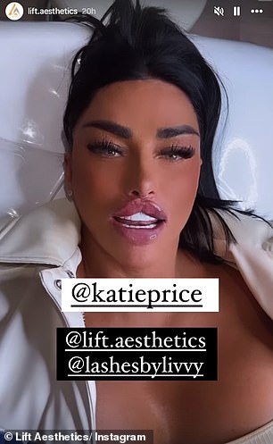 Она зашла в Instagram, чтобы продемонстрировать свой новый образ после посещения любимой клиники, сияя и надувая губы перед камерой.