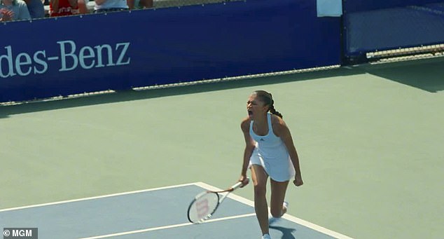 Джош из The Crown сказал, что Майк больше всего работал в этом виде спорта, и заявил, что он был самым опытным из троих, но звезда «Вестсайдской истории» ответила, заявив, что Зендая определенно была самой конкурентоспособной (на фото в фильме).