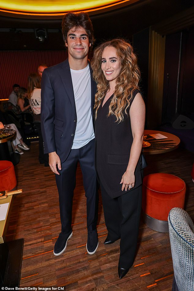 Среди гостей были такие звезды, как лауреаты премии «Оскар» Майкл Дуглас и Кэтрин Зета-Джонс, а также Сара, герцогиня Йоркская.