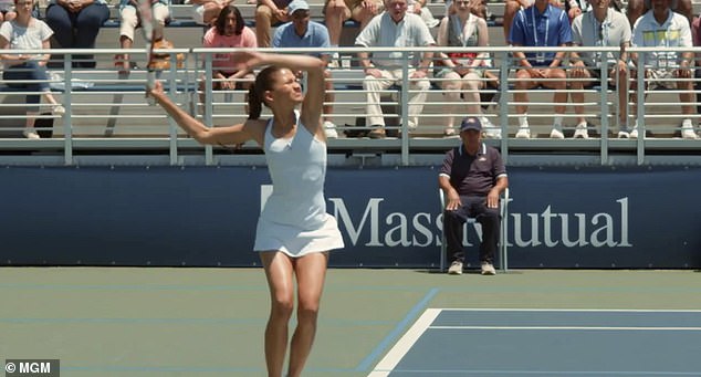 Зендая играет Таши Дункан, начинающую звезду тенниса, которая бросает карьеру после серьезной травмы (на фото в образе персонажа).