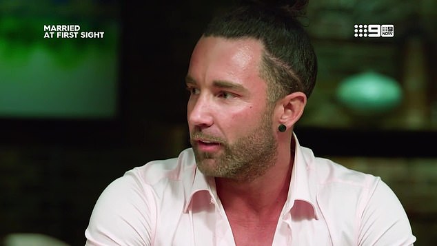 «Единственный человек, которому я доверяю в сериале, — это Джек.  Джек солидный.  Джек сделал кое-что и сказал что-то действительно плохое в сериале, и он владел этим, и он справился с этим, и у них с Тори был настоящий кошмар», — сказал он Yahoo Lifestyle.