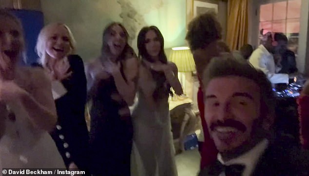 Во время пышного праздника все пятеро Spice Girls собрались вместе, чтобы спеть для звездных гостей один из своих хитов «Stop», и все это было снято на камеру Дэвидом Бекхэмом.