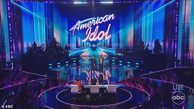 О курсе этого года было объявлено в воскресном выпуске шоу American Idol, посвященном учреждению в Кливленде.
