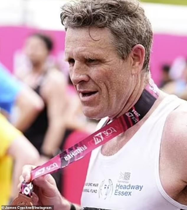 Бывший олимпийский гребец, 51 год, был среди более чем 53 000 участников, когда ежегодное соревнование проходило в Блэкхите, но позже признал, что забег оставил его истощенным.