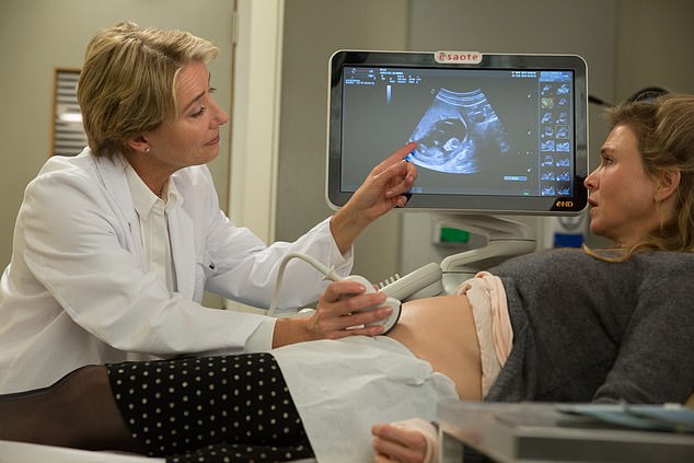 «Без ума от мальчика» снова сыграет Эмма Томпсон (на фото слева) в роли доктора Роулингс, которая родила ребенка Бриджит в третьем фильме «Ребенок Бриджит Джонс».