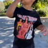 Хлоя Кардашьян в пятницу зашла в свою историю в Instagram, чтобы продемонстрировать новейшее пополнение гардероба своего сына Татума.