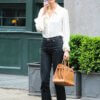 Модель и икона моды Карли Клосс была воплощением стиля, когда она вышла в Нью-Йорк в среду.